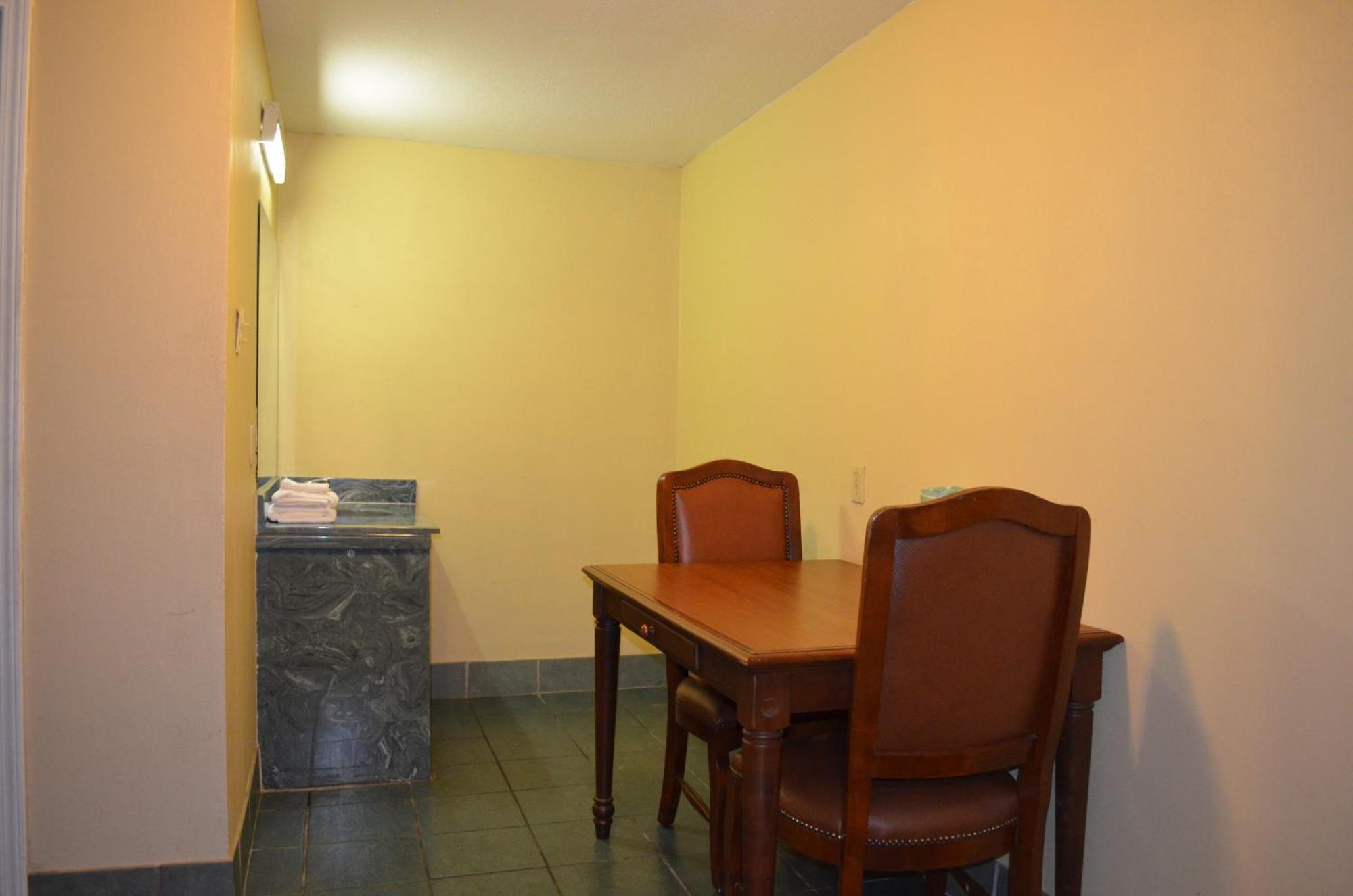 Economy Inn New Orleans Arabi Esterno foto